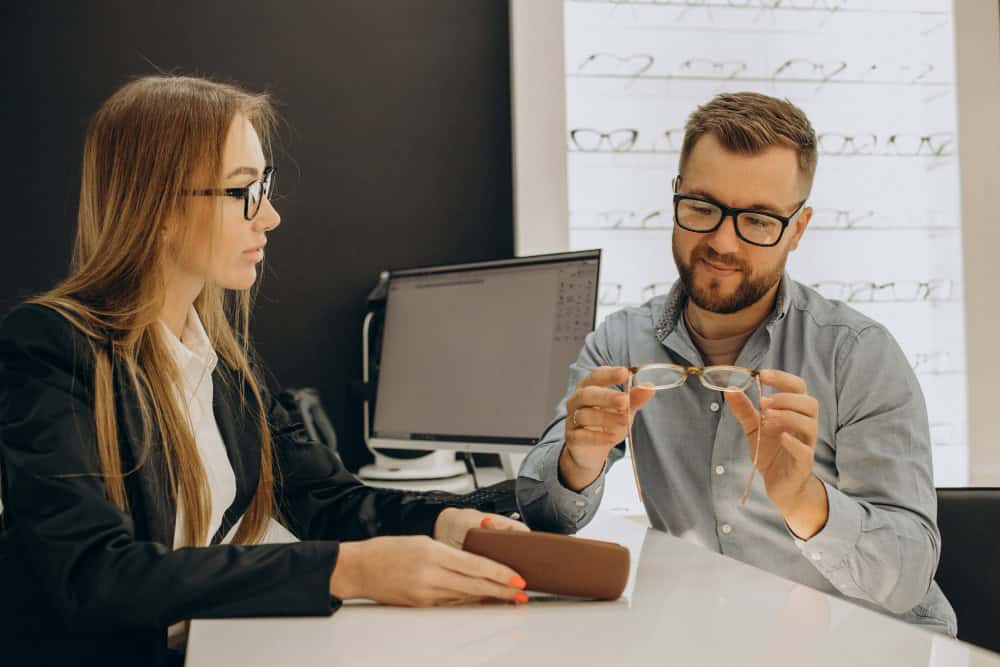 Cloud optical store POS software showing prescription capture, lens-and-frame inventory and multi-branch dispensing for opticians and eyewear retailers.